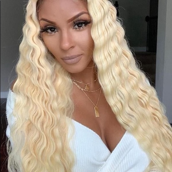 - 💫 ESA 28” BLONDE BODY WAVY LACE FRONT WIG *NEW* - Picture 1 of 13